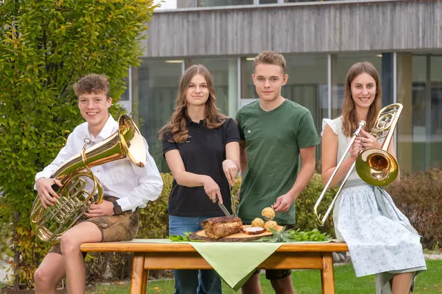 Gute Musik, Kulinarik und Unterhaltung verspricht das ultimative Fest „Brass und Brat´l“ im abz Lambach. | Foto: Peter Echt