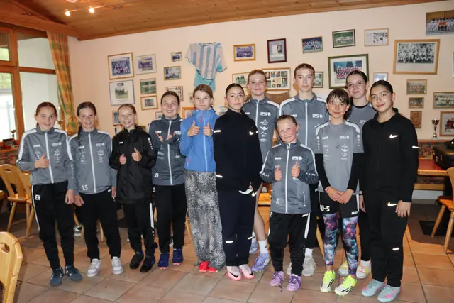 Die U14-Mädchenmannschaft der SPG Arlberg-Stanzertal.  | Foto: Elisabeth Zangerl 