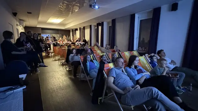 Der Song Contest selbst wurde im Saal - fast wie im Sommerkino - geschaut. | Foto: Stadtgemeinde Oberwart
