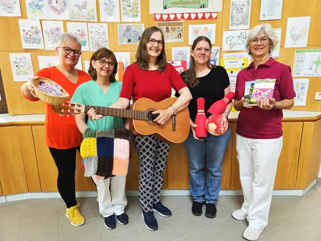 Mitarbeiterin Ehrenamt und Alltagsbegleitung, Sabine Galos, Gabriele Muck, Managerin Gabriele Reiser-Fichtinger,  Christina Grobmann-Mehling, Erna Pesau.  | Foto: PBZ Mistelbach