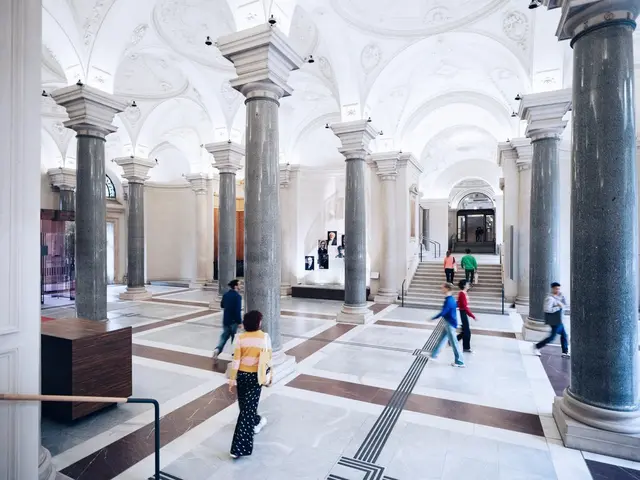 Unterstützt werden die Proteste unter anderem von der Österreichischen HochschülerInnenschaft (ÖH), Gewerkschaften und Arbeitnehmervertretungen. | Foto: Ian Ehm