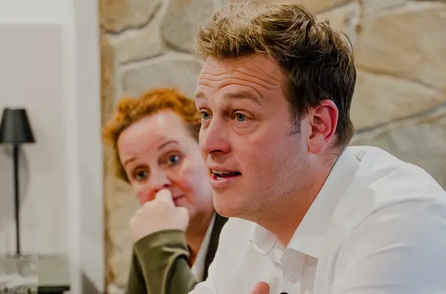 Landesrat Stefan Kaineder lud zum Wirtshausgespräch nach Neuhofen. | Foto: Grüne OÖ