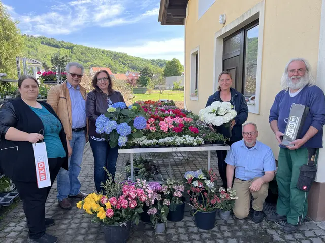 Übernehmerin Christine Klement, Bezirksstellenobmann a.D. Peter Hopfeld, FIW Bezirksvorsitzende Sabine Danzinger, GGR Doris Ivan, GGR Bernhard Rainer und Übergeber Martin Ruzicka | Foto: Anna Schrittwieser