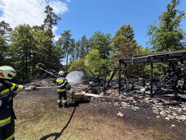 Ein Übergreifen der Flammen konnte verhindert werden.