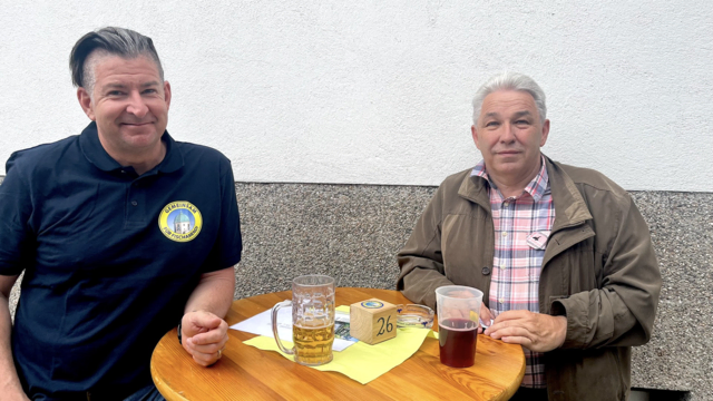 Stadtrat Oliver Hausner mit Archivar Hubert Binder | Foto: Stadtgemeinde Fischamend