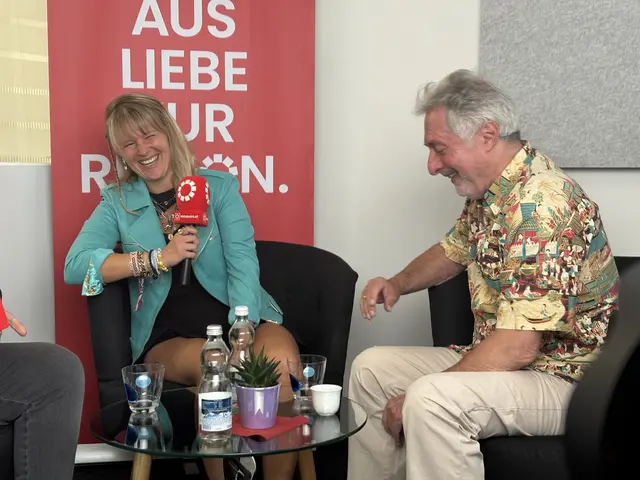 Die Tiroler Bluesmusikerin Katharina Alber sprach gemeinsam mit Bassist Gösta Müller über Musik, Bühne und echte Emotionen. | Foto: MeinBezirk/Geineder