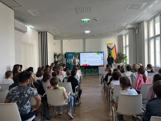 Das Kinderparlament tagte in der Josefstadt und sorgte für einen vollen Saal in der Bezirksvorstehung.  | Foto: Pia Rotter/MeinBezirk