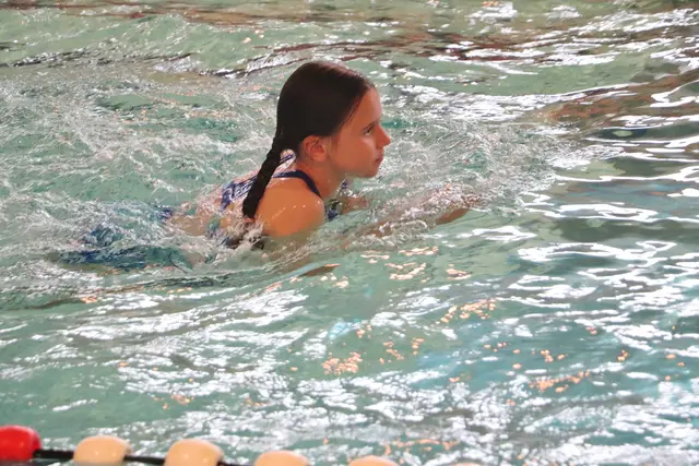 Wenn Kinder schwimmen können, haben Eltern eine Sorge weniger | Foto: Edith Ertl