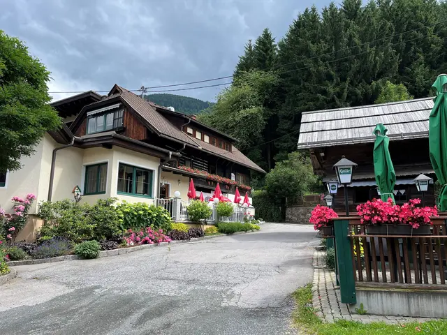 Als Familienbetrieb über Generationen hinweg hat sich Gasthof Wacker in Radenthein zu einem beliebten Treffpunkt für Einheimische und Gäste entwickelt. | Foto: Privat