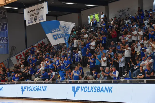 Die Fans geben wieder ordentlich Gas und tragen ihr Team ins Finale. | Foto: MeinBezirk/Michael Strini