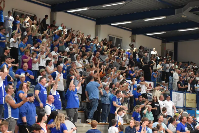 Der Sieg steht fest, die Halle kocht. | Foto: MeinBezirk/Michael Strini