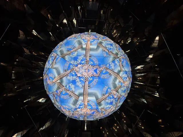 Ein betretbares Kaleidoskop ist eines der Highlights im neuen Museum. | Foto: MeinBezirk/Günther Reichel