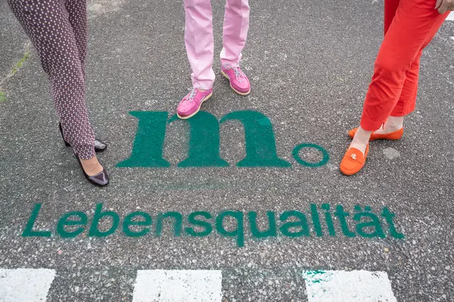 Zentrale Studienerkenntnisse werden temporär an stark frequentierten Orten platziert.  | Foto: Katharina Axmann
