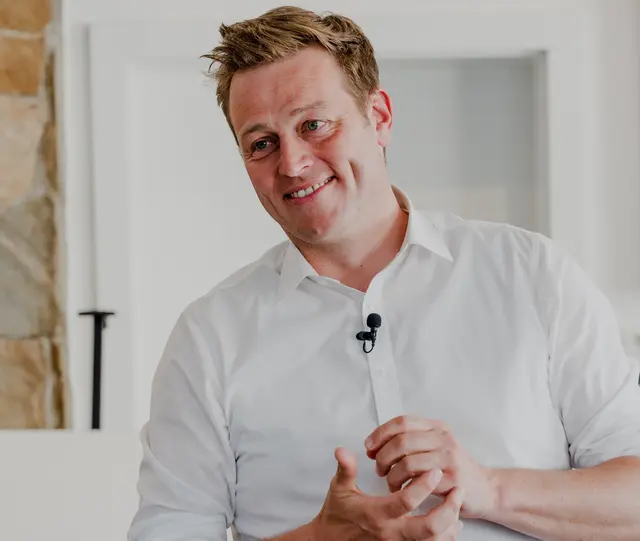 Landesrat Stefan Kaineder lud zum Wirtshausgespräch nach Neuhofen. | Foto: Grüne OÖ