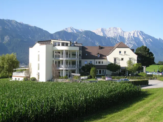 Das Pflegeheim Haus St. Martin in Aldrans steht vor einem geplanten Umbau, der sich aufgrund der Kostenentwicklung verzögert hat. | Foto: Haus St. Martin
