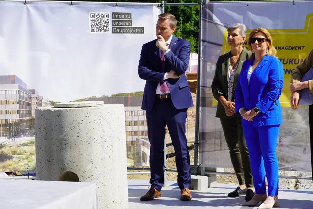 Bürgermeister Christoph Kaufmann, Ortsvorsteherin Gabriele Pöll, Vizebürgermeisterin Maria Theresia Eder