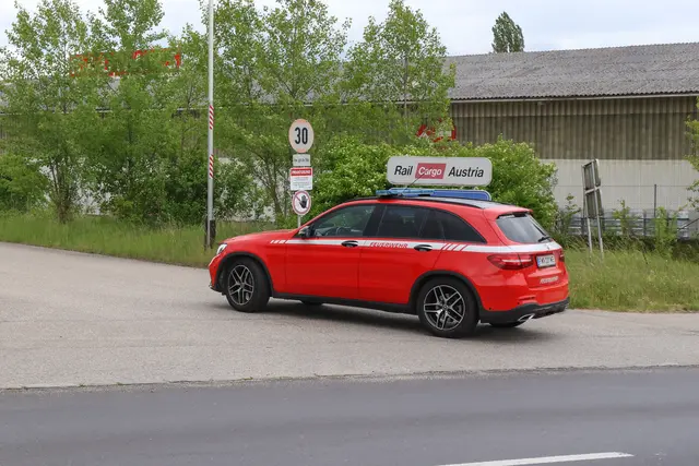 Ein möglicher Gefahrstoffaustritt bei einem Kesselwaggon der mit Ammoniak beladen war, wurde am Verschubbahnhof in Wels befürchtet. | Foto: laumat.at
