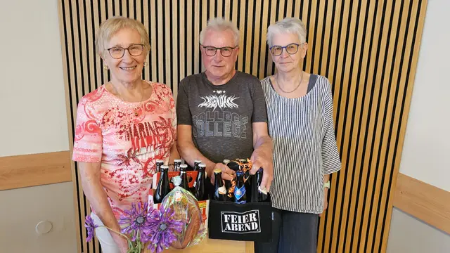 Inge Kapeller mit Jubilar Karl Pany und Gattin Elisabeth | Foto: PV Vitis