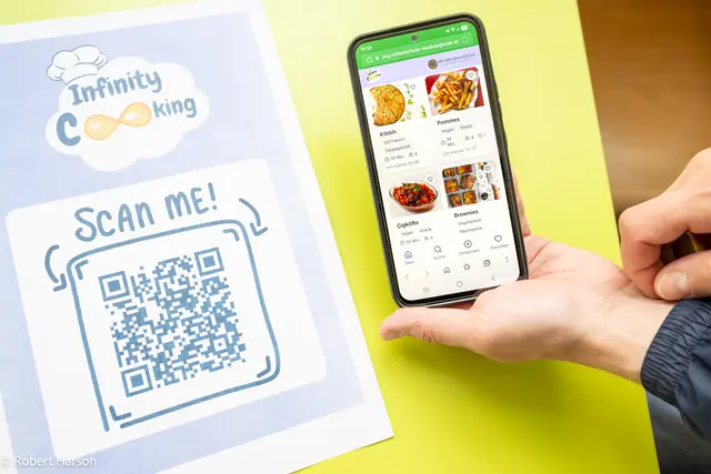 Die digitale Kochbuch-App "Infinity Cooking" im Einsatz auf dem Smartphone. | Foto: Robert Harson