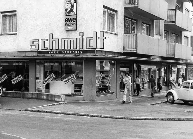 1968 erfolgte der Einzug in das neue, moderne Geschäftshaus in der Bahnhofstraße. | Foto: Schmidt Raumausstattung GmbH