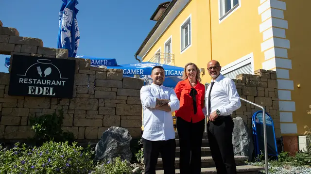 Der neue Küchenchef Angelo Nicola mit dem Inhaberpaar Nicoleta und Daniel luhas (v.l.) | Foto: Restaurant Edel