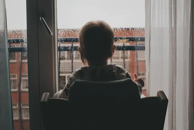 Ein Neunjähriger und seine Eltern hatten bei einem Vorfall am Mittwochabend ziemlich Glück im Unglück. (Symbolfoto) | Foto: Ömürden Cengiz/Unsplash