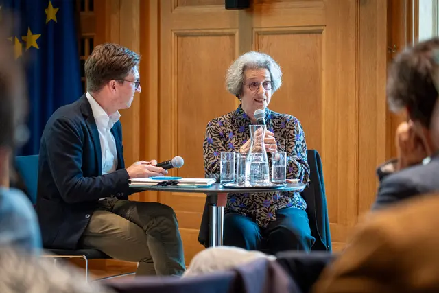 Rozette Kats, niederländische Holocaust-Überlebende, sprach erstmals öffentlich in Österreich über ihre Familiengeschichte. | Foto: Land Tirol/Neuner