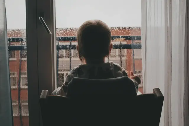 Ein Neunjähriger und seine Eltern hatten bei einem Vorfall am Mittwochabend ziemlich Glück im Unglück. (Symbolfoto) | Foto: Ömürden Cengiz/Unsplash