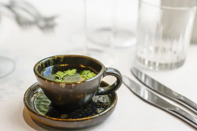 Als Gruß aus der Küche gab es Phở. | Foto: Fabsab Media