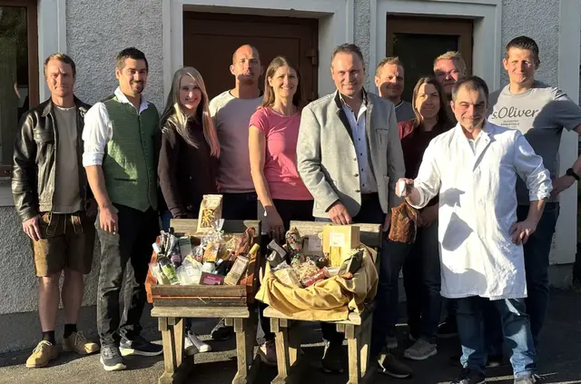 Engagierte Aschacher Landwirte sorgen dafür, dass es wieder einen Nahversorger in der Gemeinde gibt. | Foto: Schedlberger