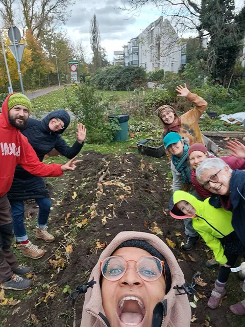 Gruppe von den Gartenzwergen Geidorf.
