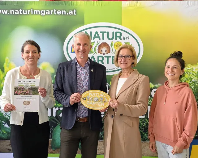 Lotte Riesenhuber, Bürgermeister Michael Strasser, Johanna Mikl-Leitner, Martha Ponce | Foto: Gemeinde Weinburg