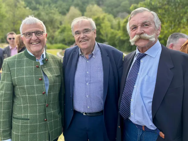 Ex-Minister Wolfgang Brandstetter mischte sich ebenso unter die Gäste. | Foto: Markus Kahrer