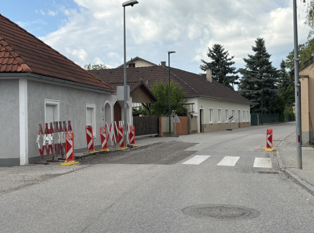 Im Sommer wird der Asphalt wieder doppelt heiß: Wir haben für Sie die Baustellen in der Region auf einen Blick zusammengefasst.  | Foto: Müller