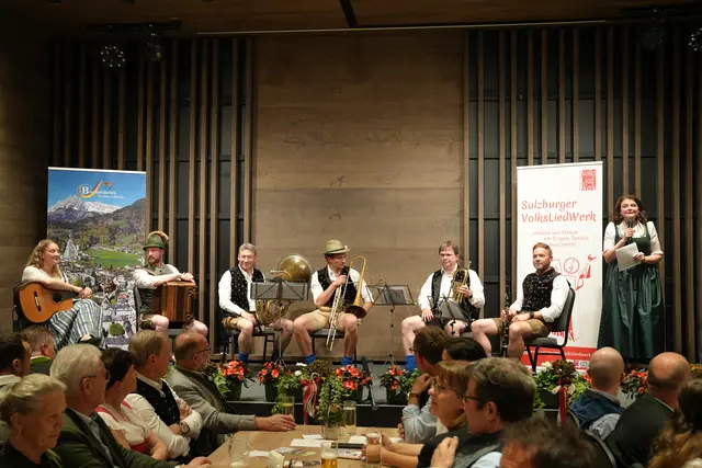 Die Bischofshofner Tanzlmusi sorgte rund um den Wettbewerb für musikalische Unterhaltung | Foto: Johannes Burger/Stadtgemeinde Bischofshofen