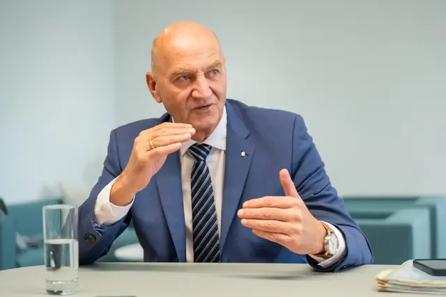 Landesrat Christian Dörfel (ÖVP) sieht den Asylkurs Oberösterreichs als richtig und schließt Unterkünfte – darunter auch die größte in Wels. | Foto: MeinBezirk/Siegl