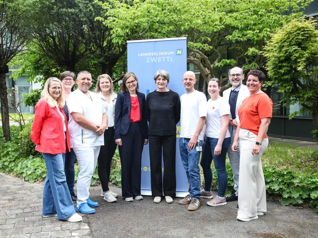 Gudrun Köck, Karin Wagner, Harald Binder- Leister, Julia Leidenfrost, Silvia Bauer, Berta Schrems, Markus Nothnagel, Stephanie Bauer, Andreas P. Lausch und Eva Scheidl (v.l.) | Foto: LK Zwettl