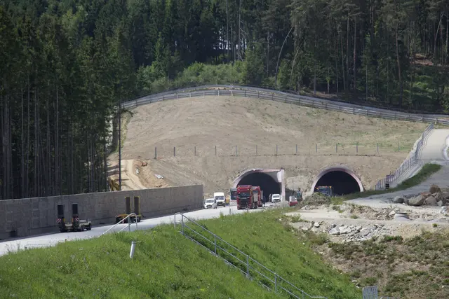 S-10-Tunnel Vierzehn (Südportal) – Aufnahme vom Freitag, 22. Mai. | Foto: MeinBezirk/Roland Wolf
