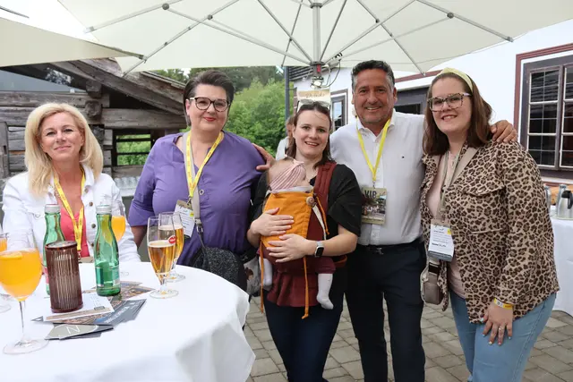 Hannah Widnig (Mitte), Geschäftsführerin Naturel Hotels &amp; Resorts, gemeinsam Peter Samselnig sowie Nicole und Sonja Glanznig | Foto: MeinBezirk/Chiara Kresse