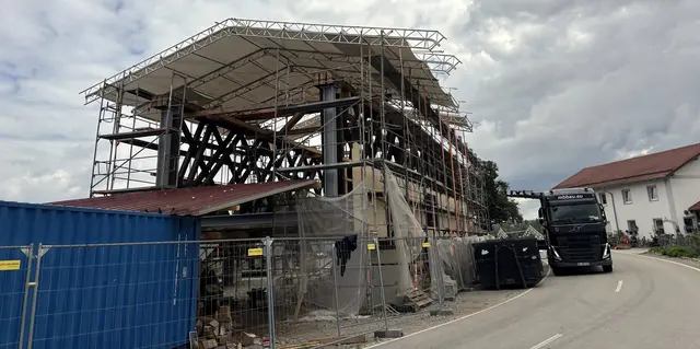 Schauplatz Weihmörting bei Neuhaus am Inn: Die mächtige Feldwerkstatt wird schon langsam abgebaut. | Foto: Gruber