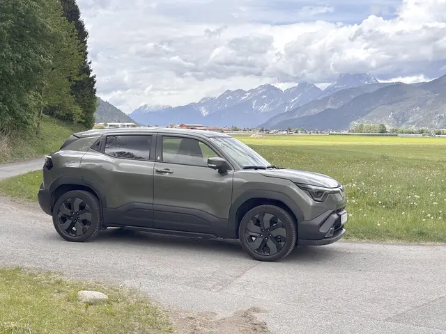 Der Suzuki e Vitara verbindet die moderne Optik und Funktionalität eines Elektrofahrzeugs mit der Robustheit und Vielseitigkeit eines SUV. | Foto: Karl Künstner