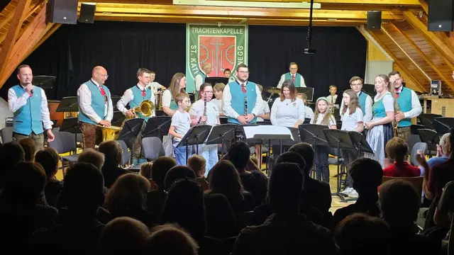 Mit großer Präzision und spürbarer Freude am Musizieren gelang es dem Orchester, den Konzertabend zu einem besonderen Erlebnis zu machen.  | Foto: Musikverein St. Kathrein