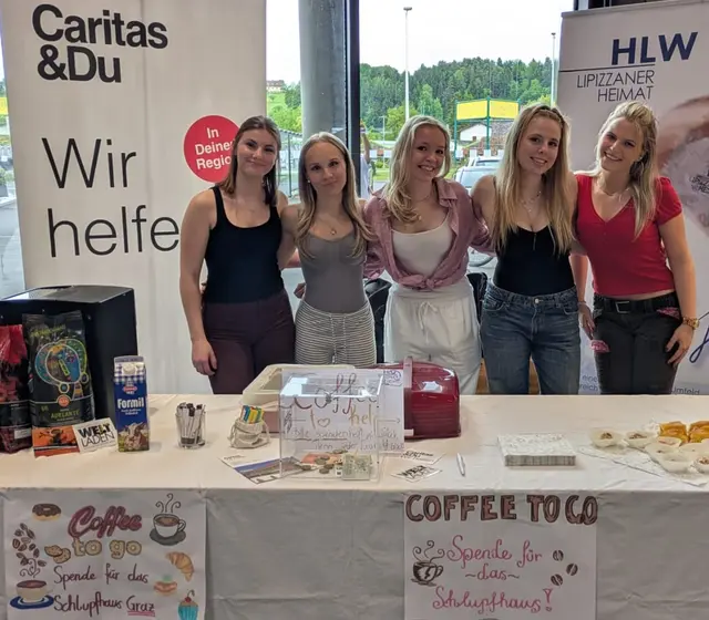 Die Schülerinnen der HLW Lipizzanerheimat sammelten bei "Coffee to help" Geld für das Schlupfhaus. | Foto: Sabine Spari