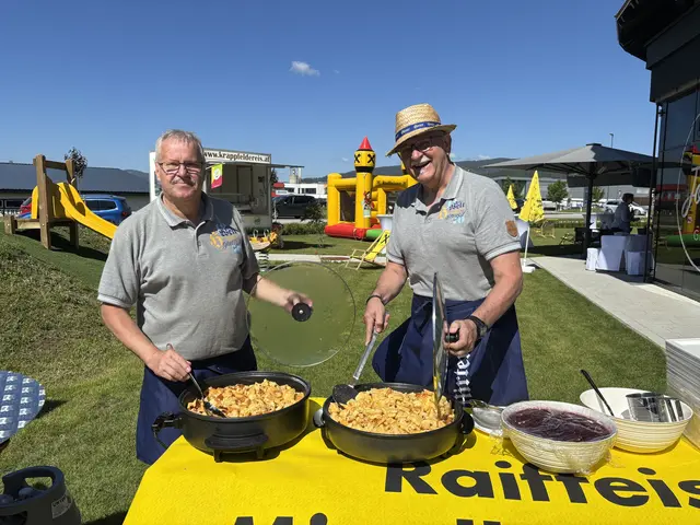 Auch für die kulinarische Verköstigung wurde gesorgt. Neben Kaiserschmarrn und Eis von der Familie Pobaschnig aus Kappel gab es Kasnudeln und Gegrilltes. | Foto: MeinBezirk/Katja Pagitz