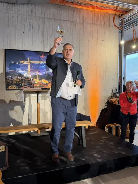 Zimmerermeister Günter Resch sprach den Richtspruch. | Foto: Johanna Bamberger
