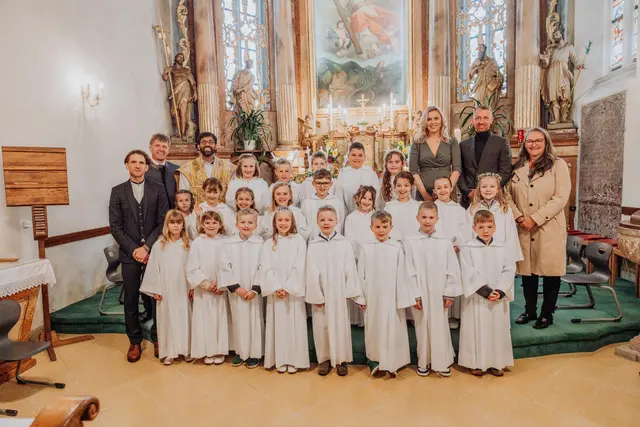 Freude bei 22 Kinder bei Erstkommunion im Ort