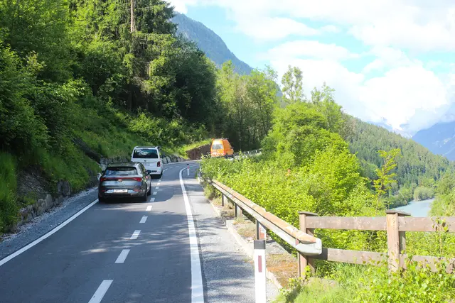 Durch die Sanierung der Pitztalbrücke wurde die alte Landesstraße vom Bahnhof aus aktiviert.
