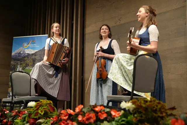 Der Ellauer Dreigesang - Gewinnerinnen des Salzburger Volksmusikpreises 2026 | Foto: Johannes Burger/Stadtgemeinde Bischofshofen