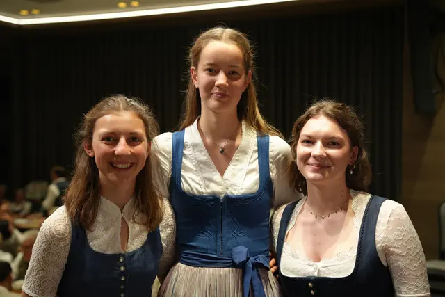 Die Strahlenden Siegerinnen - Der Ellauer Dreigesang - Gewinnerinnen des Salzburger Volksmusikpreises 2026 | Foto: Johannes Burger/Stadtgemeinde Bischofshofen
