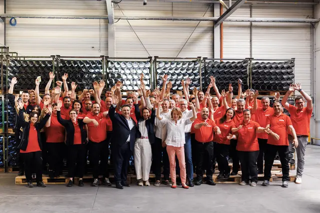 Gemeinsam mit ihrem Team feierten die Geschäftsführer Hermine Rosen und Martin Wolfram das 150-Jahr-Jubiläum des Unternehmens. | Foto: Alina Diesner